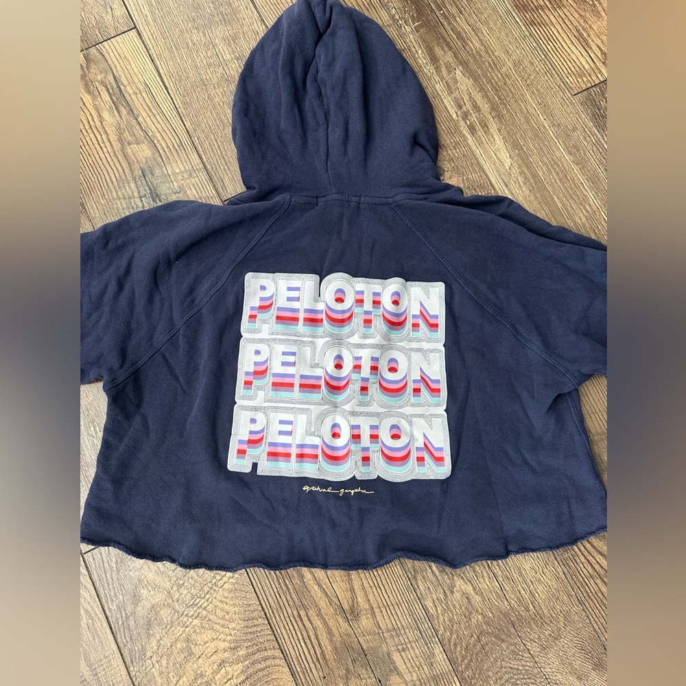 Peloton Spiritual Gangster cropped hoodie